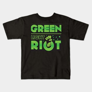 GREEN LIGHT RIOT Kids T-Shirt